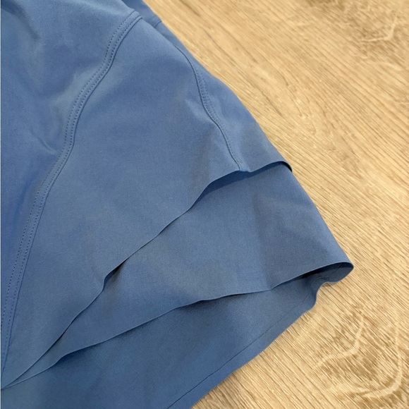 Lululemon Shake It Out High Rise Running Short 2.5 in Washed Denim - Picture 5 of 6